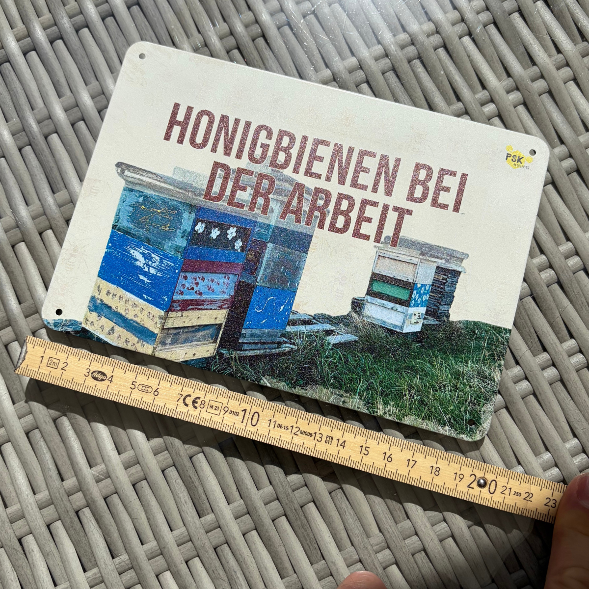 Blechschild (Honigbienen bei der Arbeit)